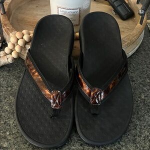 Wens  Black and Brown Flip Flops
